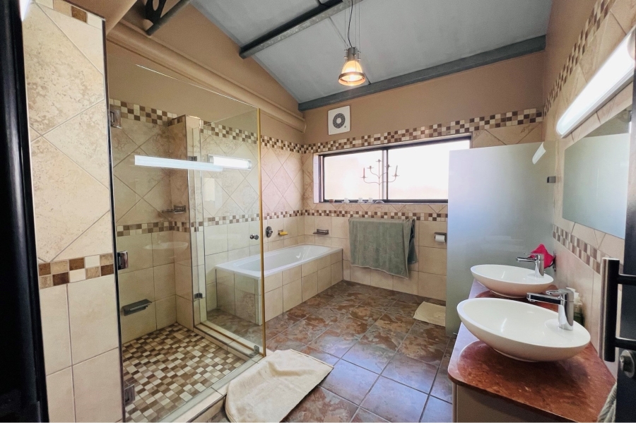 4 Bedroom Property for Sale in Baronetcy Estate Western Cape